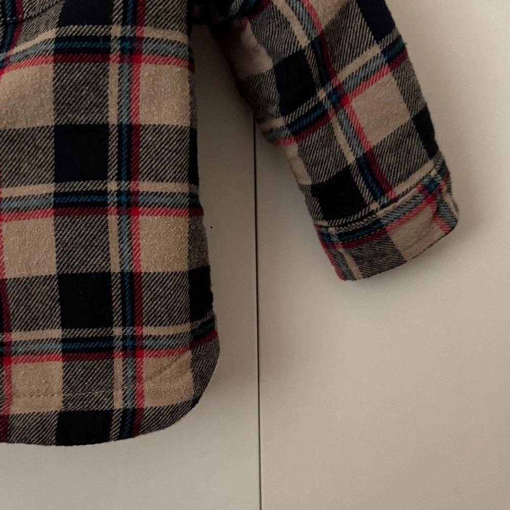 Old Navy baby Plaid Button-Up Shacket size 6-12m
